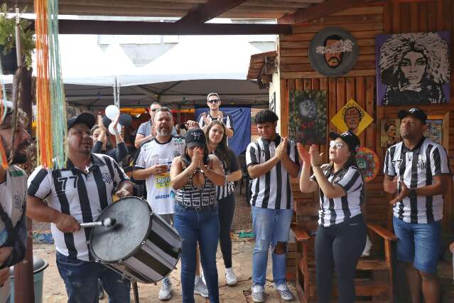 Torcida celebra 84 anos do Oper&aacute;rio e mant&eacute;m vivo o sonho de voltar a ser grande