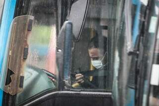 Uso de máscara no transporte coletivo é obrigatório desde março de 2020, em Campo Grande. (Foto: Marcos Maluf)