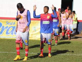 Kássio agradecendo Deus ao entrar em campo para jogar (Foto: Redes Sociais)