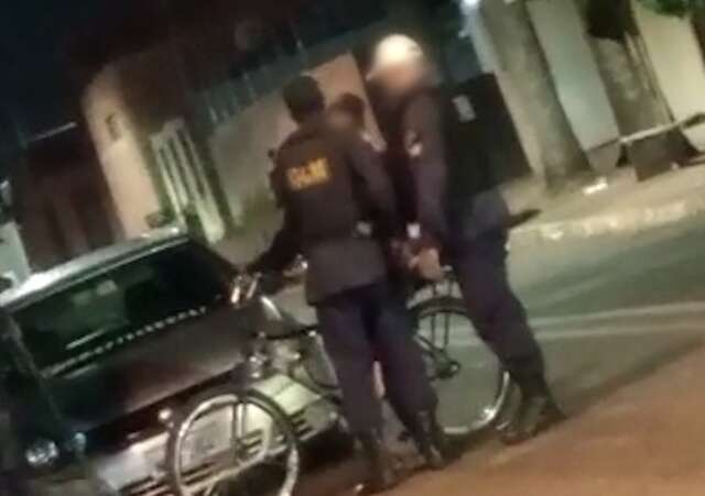 Guarda &eacute; afastado das ruas depois de dar tapa em adolescente