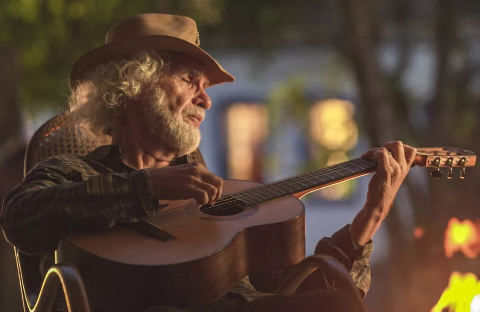 V&eacute;spera de feriado tem shows de Renato Teixeira e Geraldo Esp&iacute;ndola