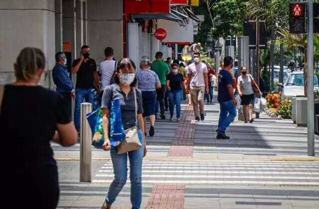 Anivers&aacute;rio da Capital ser&aacute; feriado para poucos; veja o que abre e o que fecha