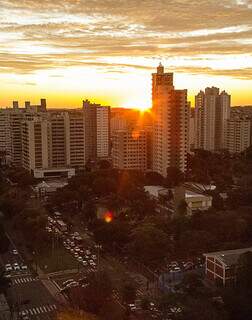 Campo Grande vista do alto, com por do sol inconfundível. (Foto: Edemir Rodrigues)