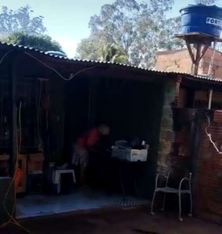 Pol&iacute;cia investiga maus-tratos contra idosa na Vila Cidade Morena