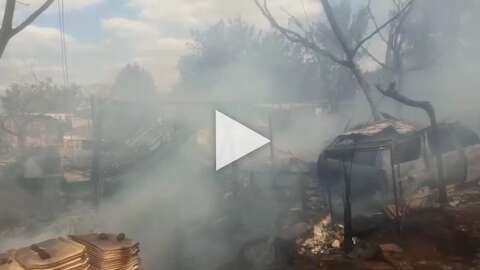 Famílias perdem tudo em incêndio que destruiu cinco barracos na Cidade de Deus