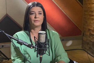Candidata ao governo Rose Modesto (União Brasil) gravando seus programas de rádio. (Foto: Divulgação) 