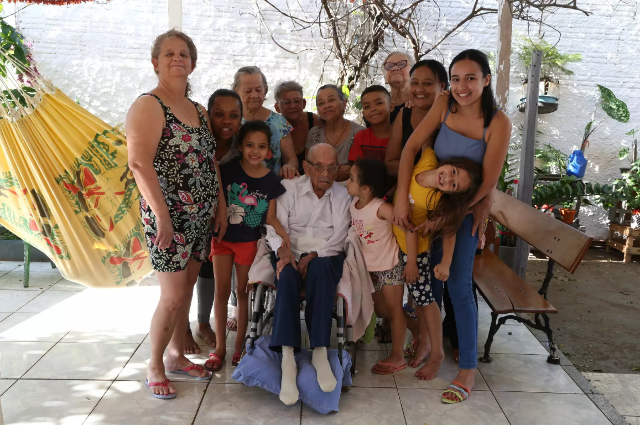 Aos 106 anos, Jesuíno é o morador mais antigo da Rua dos Barbosas