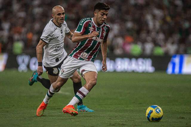 Fluminense sai na frente, mas Corinthians alcan&ccedil;a empate de 2 a 2 no Maracan&atilde;