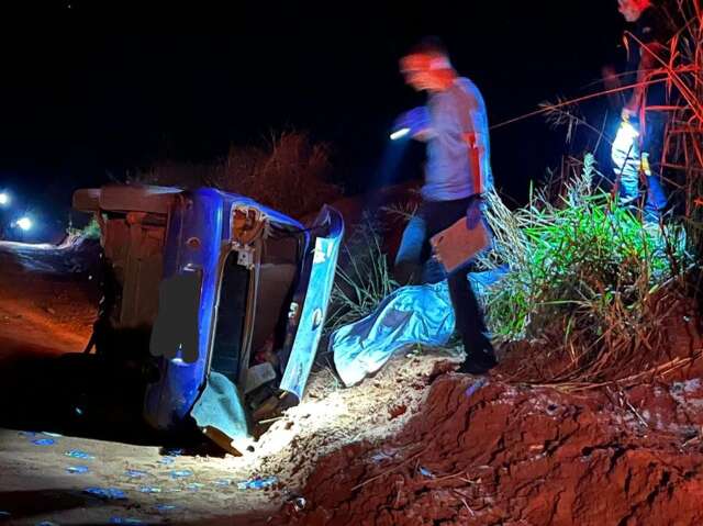 Vereador morre ao bater carro em barranco e capotar v&aacute;rias vezes