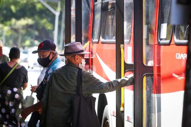 Queda da obrigatoriedade das m&aacute;scaras dentro dos &ocirc;nibus divide opini&otilde;es 