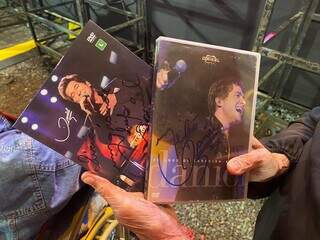 Lúcia levou ao show de Daniel seus DVD&#39;s autografados. (Foto: Thailla Torres)