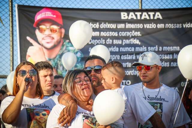 &ldquo;O autor est&aacute; &agrave; solta, zomba da nossa dor&rdquo;, protesta fam&iacute;lia de barbeiro morto