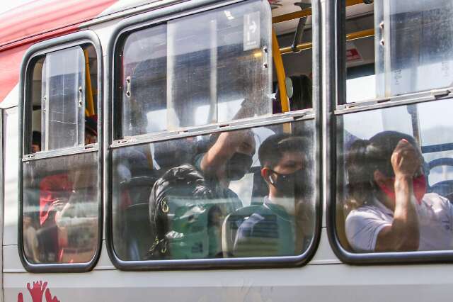 Voc&ecirc; ainda pretende usar m&aacute;scara, mesmo n&atilde;o sendo mais obrigat&oacute;rio?