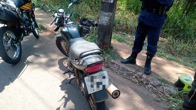 Homem &eacute; preso com moto de placa clonada e R$ 12 mil em multas