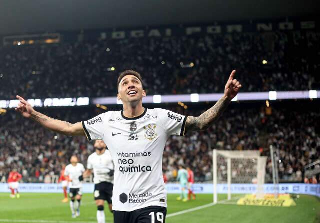 Corinthians vence Bragantino e encerra seca de vit&oacute;rias no Brasileiro