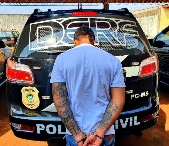 Acusado de matar vizinho a facadas &eacute; preso 2 anos depois do crime