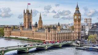 Nada é tão marcante em Londres do que o rio Tamisa e o relógio Big-Ben, um passeio ue vale muito a pena - Foto: Reprodução