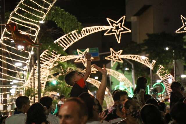 Prefeitura prev&ecirc; gastar at&eacute; R$ 2,5 milh&otilde;es com decora&ccedil;&atilde;o de Natal