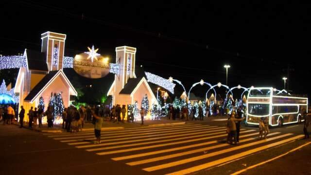 Prefeitura justifica dobro de gasto com Natal por levar decora&ccedil;&atilde;o aos bairros