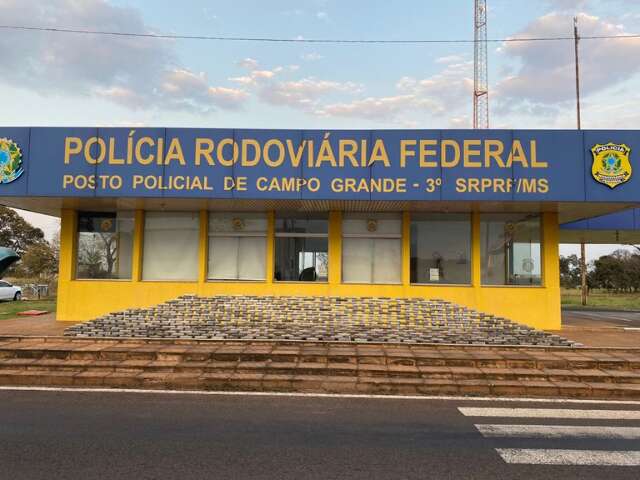 Caminhoneiro escondia R$ 90 milh&otilde;es em coca&iacute;na em carga de &oacute;leo de soja