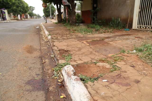 Vizinha ouviu 20 tiros e ainda tentou socorrer homem executado na Vila Popular
