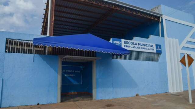 Prefeitura inaugura escola para 700 alunos do 2&deg; ao 4&deg; ano