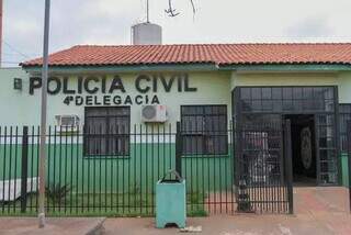 Fachada da 4° Delegacia de Policia Civil, localizada no Bairro Moreninha II. (Foto: Arquivo | Marcos Malluf)