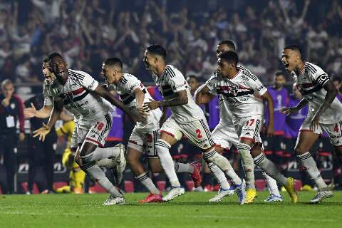 São Paulo vence Atlético-GO nos pênaltis e vai para final da Sul-Americana