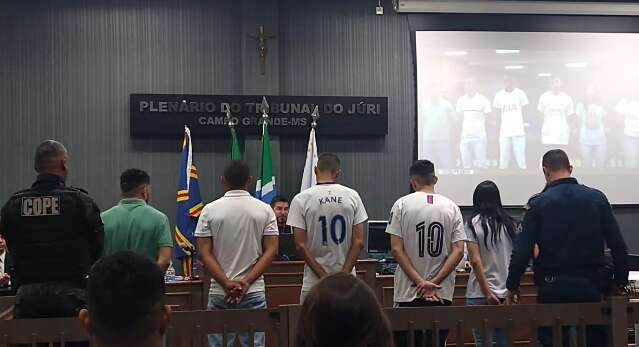 Com seguran&ccedil;a refor&ccedil;ada, 7 membros do PCC v&atilde;o a j&uacute;ri por decapitar jovem 