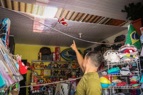 Ladrão furta loja de brinquedos pelo telhado e dá prejuízo de R$ 5 mil