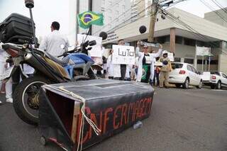 Suspensão do piso nacional da categoria da enfermagem tem provocado manifestações em todo País. (Foto: Kísie Ainoã)