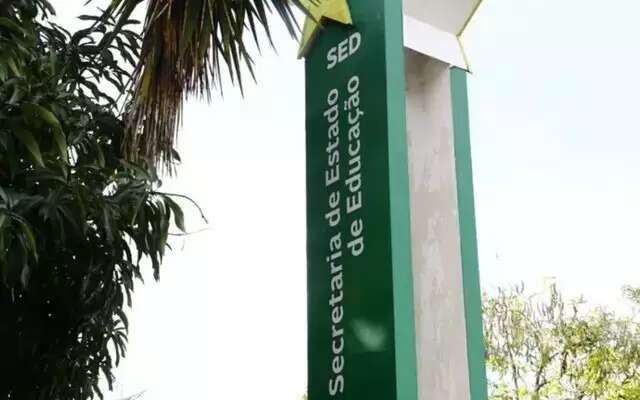 Professor &eacute; investigado por constranger aluno com falas racistas