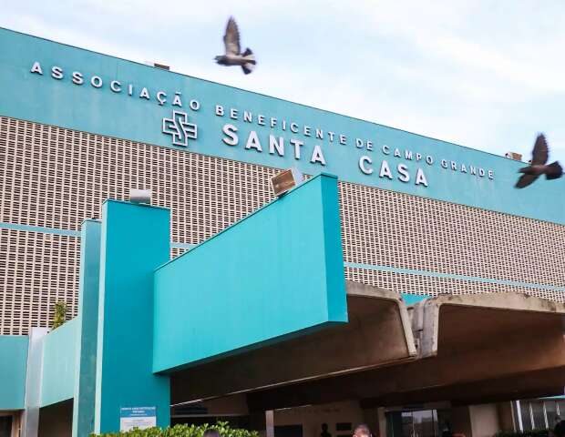 Homem &eacute; baleado por atirador com tatuagem de fuzil no rosto