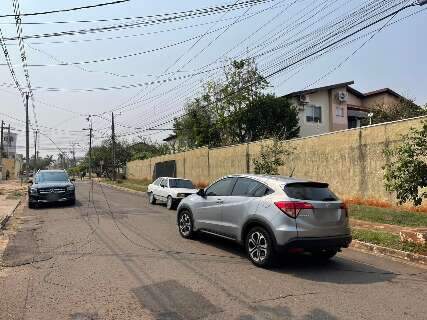 Fiação arrebentada atrapalha condutores no São Lourenço