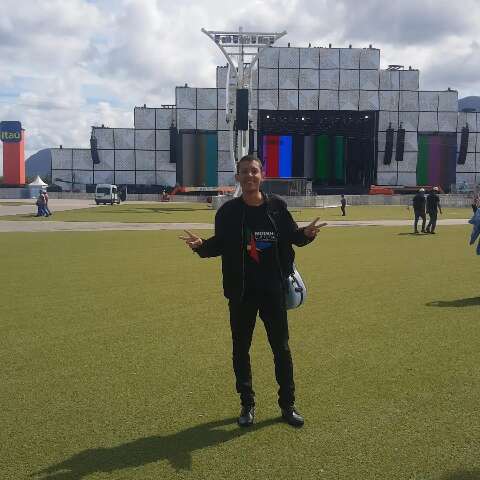 Violinista desde os 6 anos, Gabriel brilhou no palco do Rock In Rio