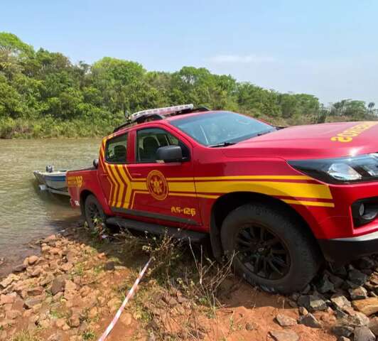 Bombeiros encontram corpo de homem que se afogou durante pescaria no Rio Pardo