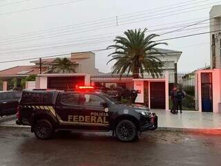 Viatura da Polícia Federal, durante Operação Buena Vita, na manhã desta quarta-feira (Foto: Divulgação/ Polícia Federal)