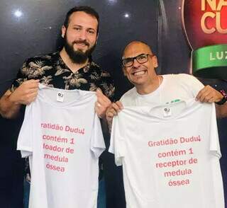 Professor Carlão e seu doador, Eduardo, comemorando a amizade e doação. (Foto: Professor Carlão)