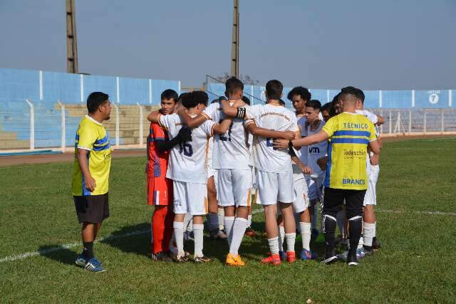 Estadual Sub-17 fecha fase de grupos com 10 partidas no s&aacute;bado