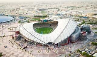 Um dos estádios sedes da Copa do Mundo no Qatar, o país está no topo dos mais desenvolvidos em infraestrutura, sem abrir mão da cultura islãmica (Foto: Reprodução)