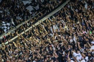 Torcida do Vasco compareceu em peso para apoiar o time contra o Náutico. (Foto: Reprodução/Twitter/Vasco)