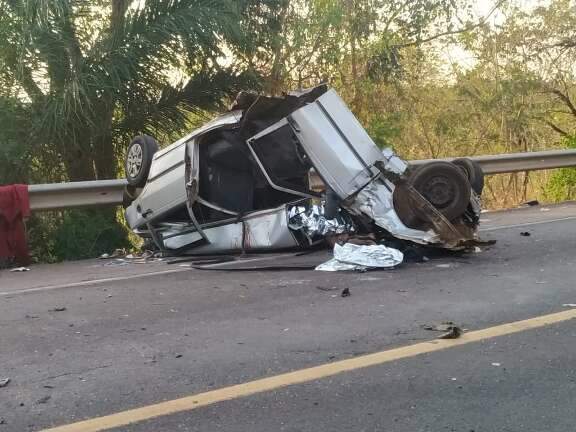 Sobe para 3 número de mortes em colisão frontal de dois veículos na BR-163