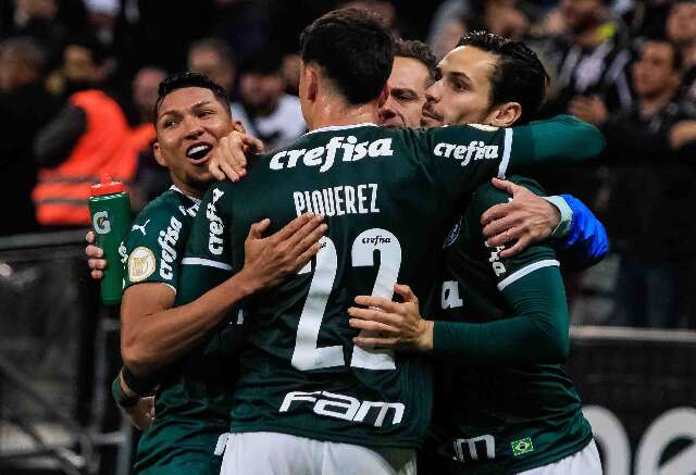 Brasileir&atilde;o tem o l&iacute;der Palmeiras enfrentando o Santos neste domingo