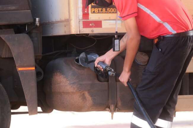 Petrobras reduzirá em R$ 0,30 preço por litro do diesel a partir desta terça