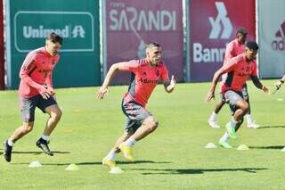 Jogadores do Inter em treino físico na preparação para o jogo de hoje (Foto: Divulgação)