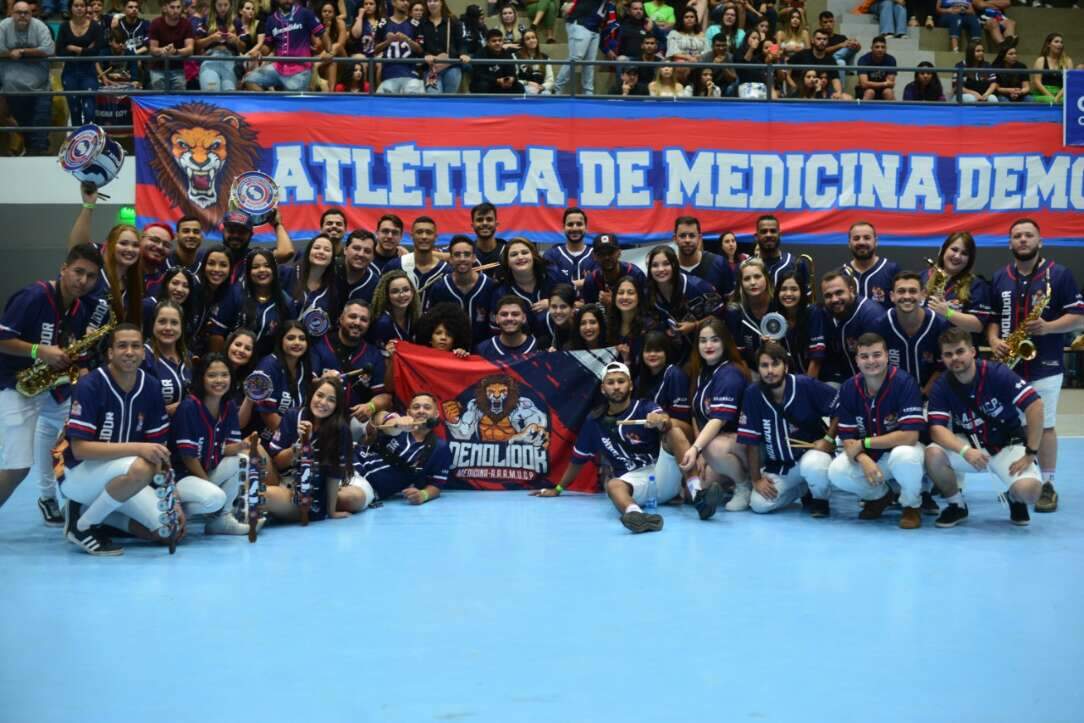 Atlética da Escola de Medicina, a UDEP leva troféu no Intermed Sul