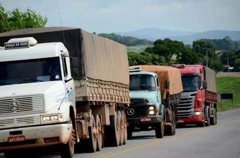 Consumidor pode lucrar com o efeito cascata da queda no preço do diesel