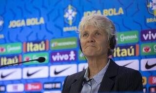 Técnica da seleção feminina de futebol, a sueca Pia Sundhage, durante coletiva. (Foto: CBF/Reprodução)