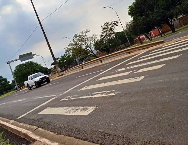 Moradores reclamam de falta de seguran&ccedil;a em trecho cr&iacute;tico da Duque de Caxias