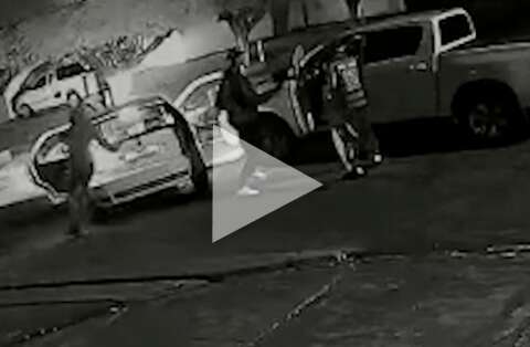 Em outro ângulo: vídeo detalha ação de bandidos em roubo de camionete